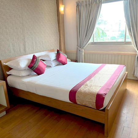 Hotel 63 Янгон Екстериор снимка