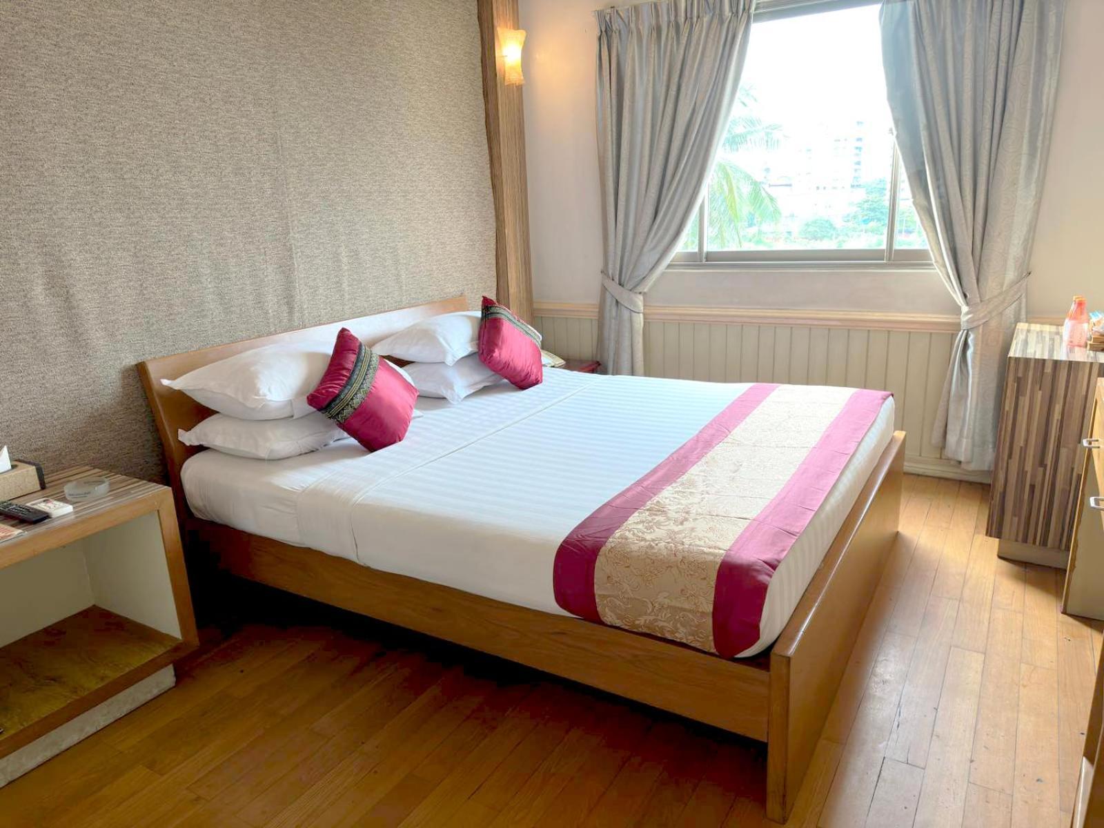 Hotel 63 Янгон Екстериор снимка