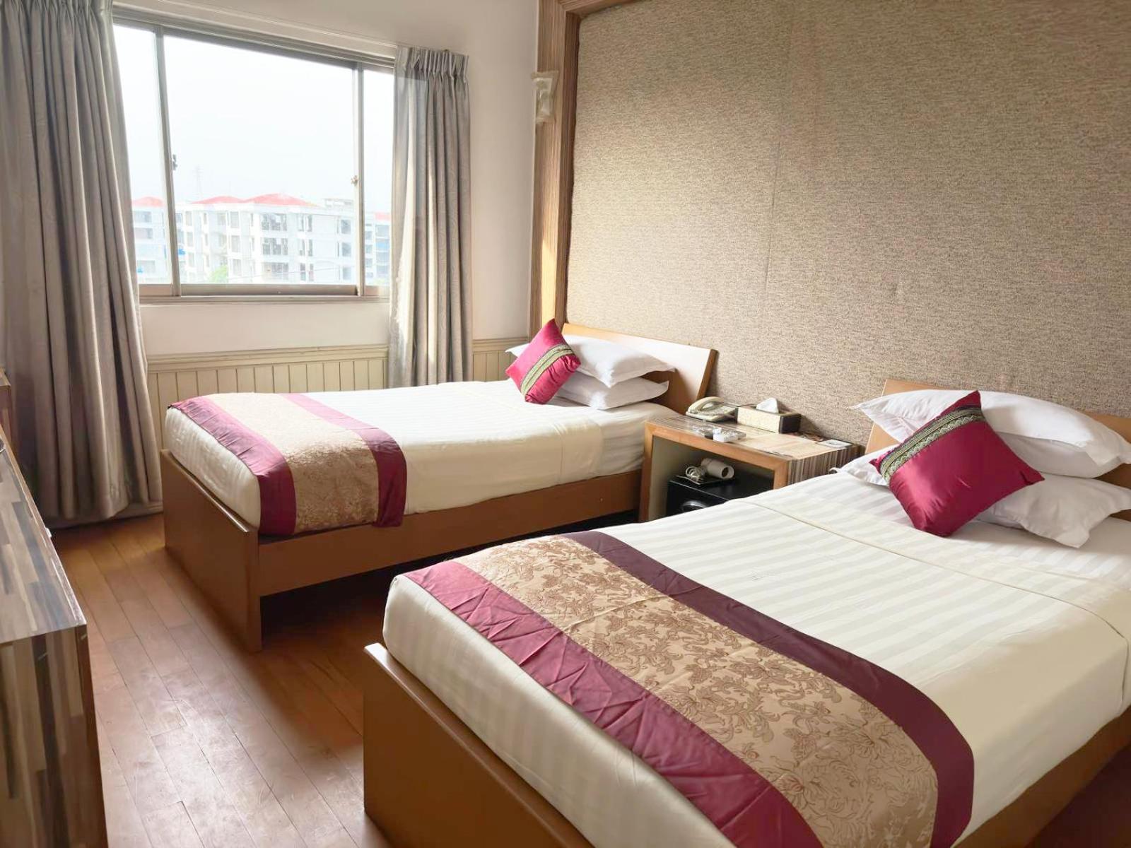 Hotel 63 Янгон Екстериор снимка