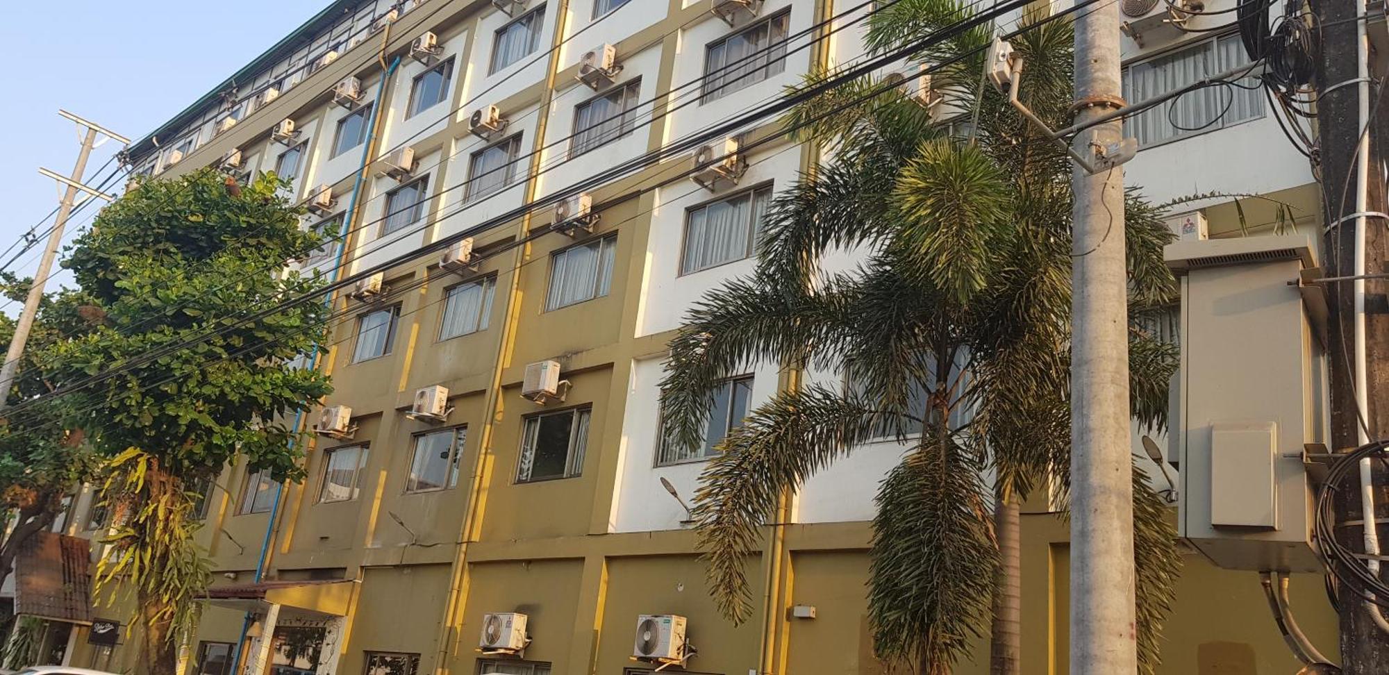Hotel 63 Янгон Екстериор снимка