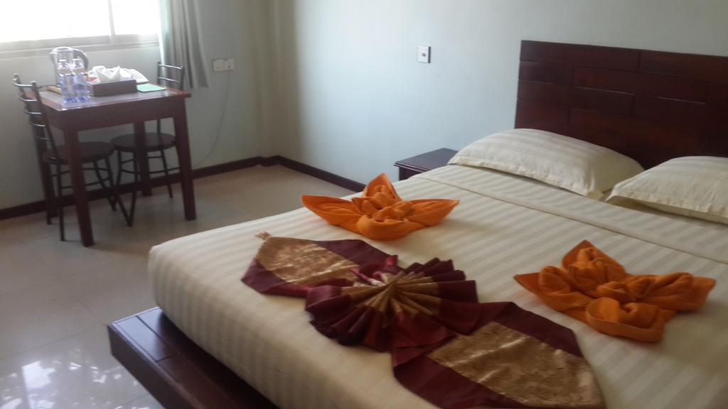 Hotel 63 Янгон Екстериор снимка