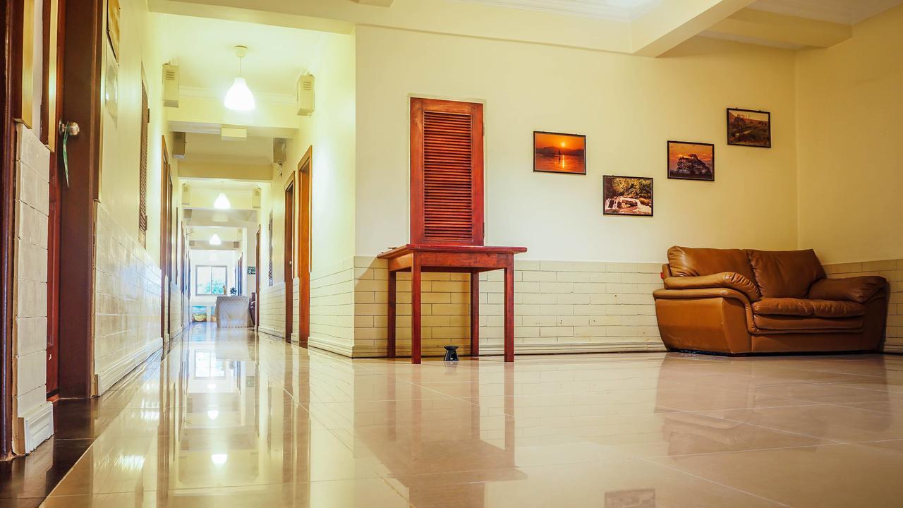 Hotel 63 Янгон Екстериор снимка